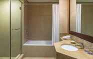 In-room Bathroom 2 Four Points by Sheraton Sheikh Zayed Road, Dubai