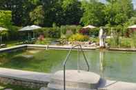 Swimming Pool Château De Germigney