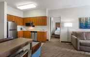 Kamar Tidur 3 Hawthorn Suites by Wyndham Naples Pine Ridge