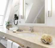 In-room Bathroom 4 Dorint Strandresort & Spa Sylt/Westerland