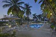 Kolam Renang Fairfield Inn And Suites By Marriott Boca Raton