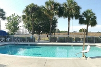 Swimming Pool InTown Suites Extended Stay Orlando FL - Universal