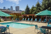 Swimming Pool TownePlace Suites by Marriott Minneapolis Downtown/NorthLoop