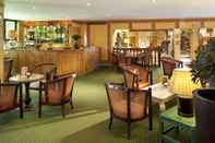 Quầy bar, cafe và phòng lounge Le Manoir De Gressy