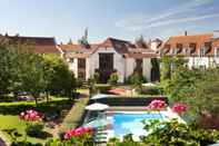 Swimming Pool Le Manoir De Gressy