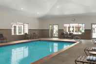 Swimming Pool Homewood Suites by Hilton Portland Airport