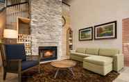 Lobby 6 Country Inn & Suites by Radisson, Williamsburg Historic Area, VA