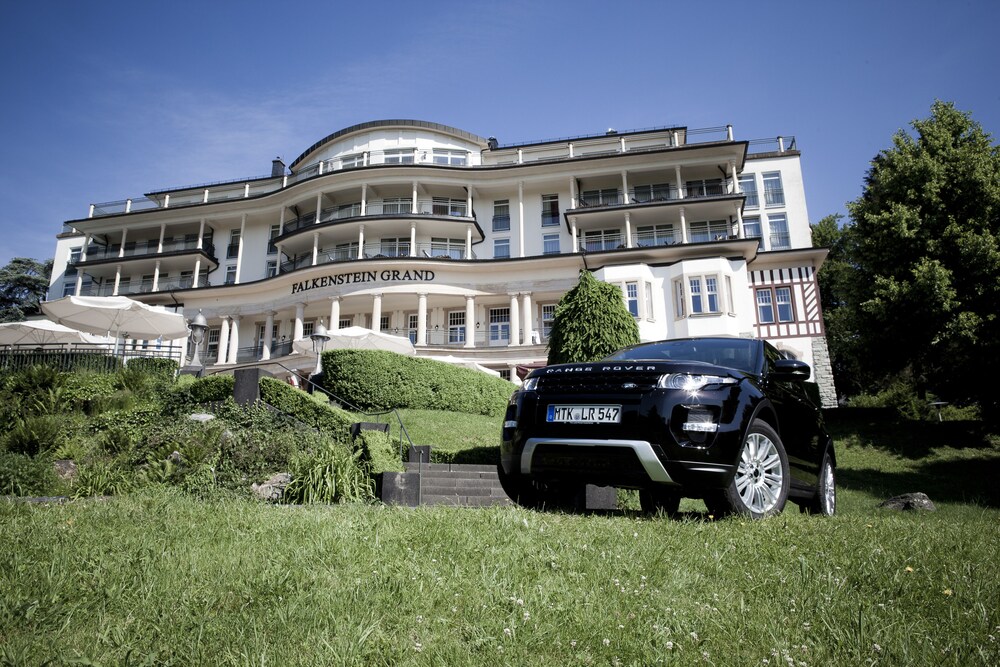 Bên ngoài 4 Falkenstein Grand, an Autograph Collection Hotel