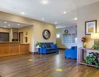 Lobi 2 Comfort Inn and Suites Pittsburg