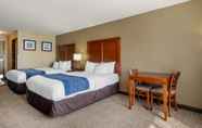 Bedroom 4 Comfort Inn and Suites Pittsburg