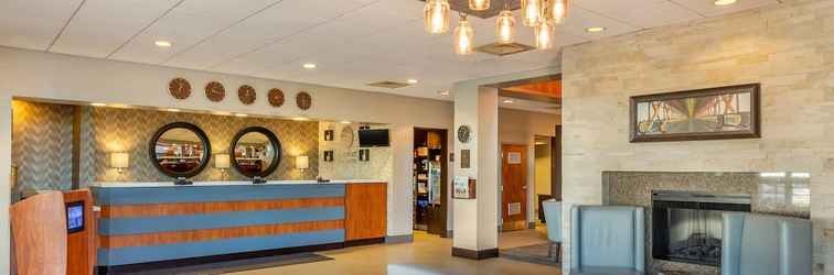 Lobby Comfort Inn & Suites Logan International Airport