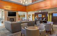 บาร์ คาเฟ่ และเลานจ์ 5 Comfort Inn & Suites Logan International Airport