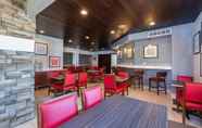 Restoran 3 Country Inn & Suites by Radisson, South Haven, MI