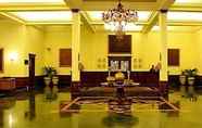 Lobby 6 The Lalit Grand Palace Srinagar