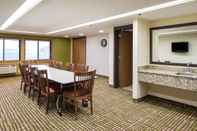 Functional Hall AmericInn by Wyndham Wahpeton