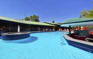สระว่ายน้ำ 2 Mercure Alice Springs Resort