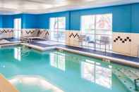 สระว่ายน้ำ Sonesta Select Seattle Renton Suites