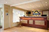 Lobby Days Inn by Wyndham Tannersville