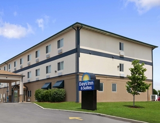 Exterior 2 Days Inn & Suites by Wyndham Romeoville