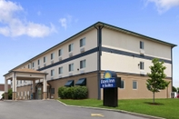 Exterior Days Inn & Suites by Wyndham Romeoville