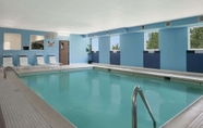 Swimming Pool 6 Days Inn & Suites by Wyndham Romeoville