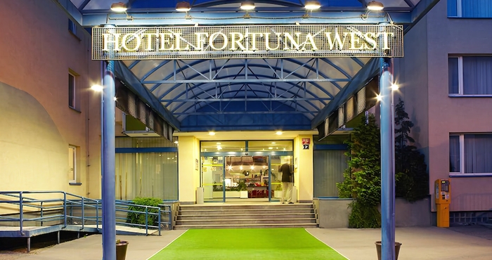 Exterior Hotel Fortuna West