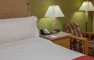 Bedroom 2 Holiday Inn North Phoenix