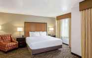 Bedroom 5 La Quinta Inn & Suites by Wyndham Las Vegas Red Rock