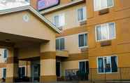 Bangunan 3 Comfort Suites Portland Southwest