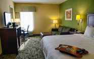 Bedroom 4 Hampton Inn Dayton/Huber Heights