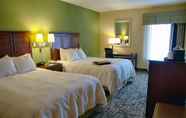 Bedroom 3 Hampton Inn Dayton/Huber Heights