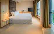 Kamar Tidur 6 Hilton Cardiff