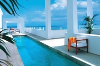 Swimming Pool Shore Club South Beach