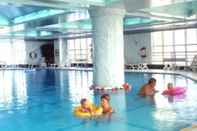 Swimming Pool Ramada Plaza Tian Lu