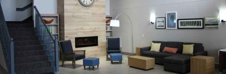 Lobby Country Inn & Suites by Radisson, Dubuque, IA