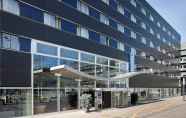 Bangunan 2 Novotel Zurich City West