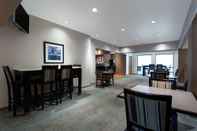 Bar, Kafe dan Lounge Ramada by Wyndham Glendale Heights/Lombard