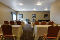 Functional Hall Ramada by Wyndham Glendale Heights/Lombard