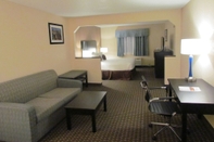 Common Space Ramada by Wyndham Glendale Heights/Lombard