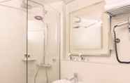 Toilet Kamar 2 Mercure Paris Montparnasse Raspail