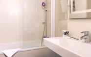 In-room Bathroom 3 Mercure Paris Montparnasse Raspail