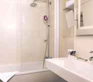 Toilet Kamar 3 Mercure Paris Montparnasse Raspail