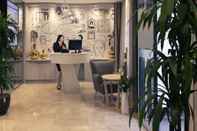 Lobi Mercure Paris Montparnasse Raspail