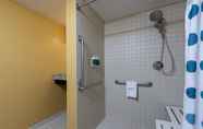 In-room Bathroom 7 Towneplace Suites by Marriott East Lansing