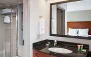 In-room Bathroom 6 Hyatt Place Dallas/Las Colinas