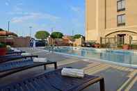 Swimming Pool Hyatt Place Dallas/Las Colinas