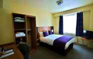 Kamar Tidur 5 Corner House Hotel