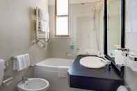 In-room Bathroom Best Western Plus CHC Florence