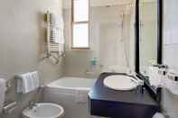 In-room Bathroom Best Western Plus CHC Florence