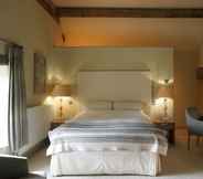 Kamar Tidur 5 The Billesley Manor Hotel